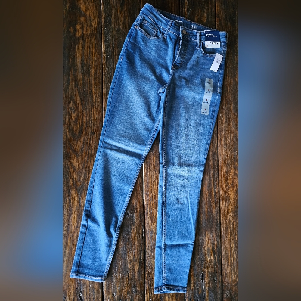 NWT Old Navy High Rise Rockstar Super Skinny Jeans Women's Size 2